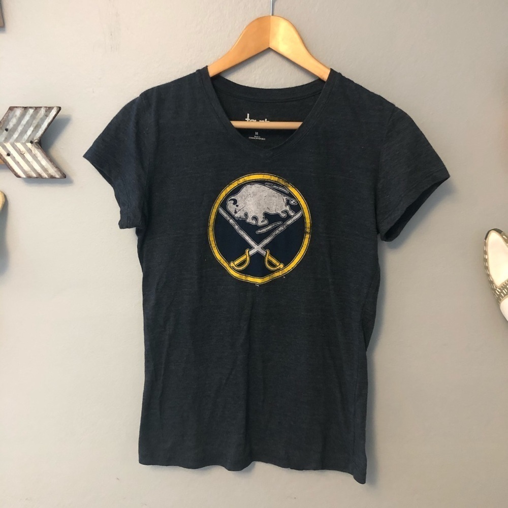 Buffalo Sabres tshirt size medium